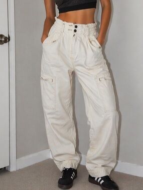 H&M Cream Cargo Joggers